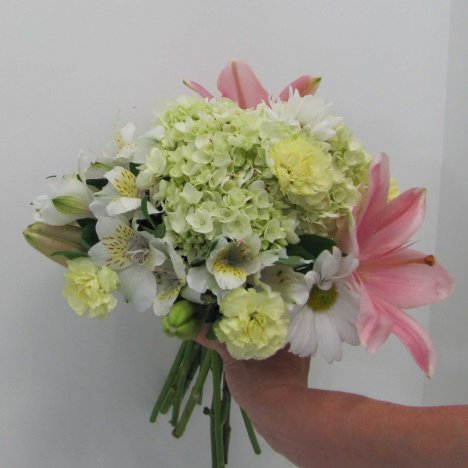 Hand Tied Bouquet - Free Easy Wedding Bouquet Tutorials