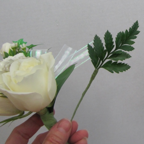 How to Make Corsages - Easy Flower Tutorials for DIY Brides