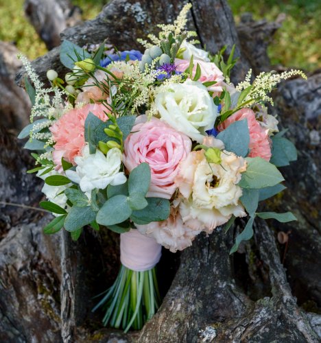 Make Your Own Bridal Bouquet - DIY Wedding Flower Tutorials & Recipes