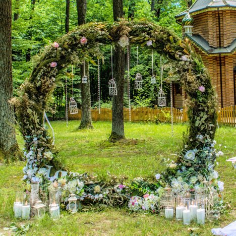 Tunnel Wedding Arch - Flower Tutorials, Recipes, & Florist Supplies