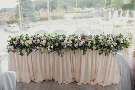 Head Table Flower Decorations - Decorating the Bridal Table